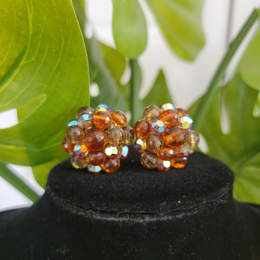 Vintage Bakelite Style Faceted Beaded Clip Earrings 18$